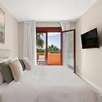 Penthouse With Sea Mountain & Golf View 아파트 에스테포나