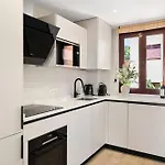 Penthouse With Sea Mountain & Golf View 아파트 에스테포나