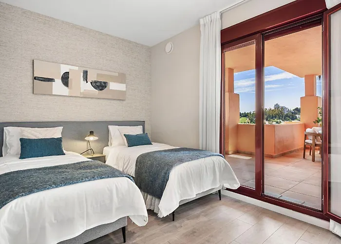 Penthouse With Sea Mountain & Golf View Εστεπόνα